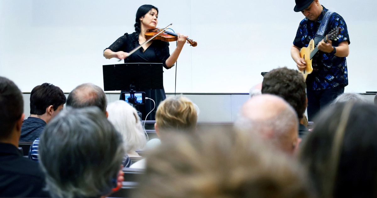A concert series gives dementia patients and caregivers a shared room to be present in